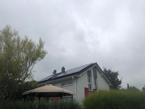 Asbest-Dach und PV-Anlage